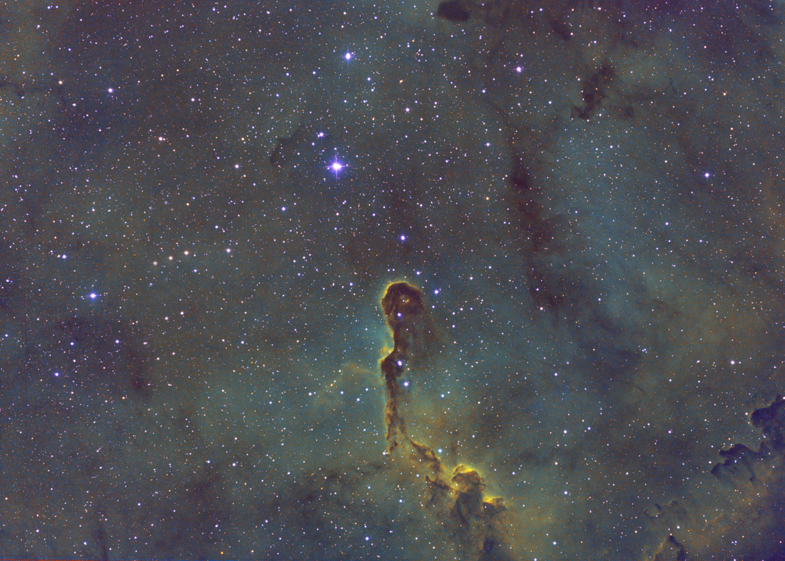 Trunk Nebula in Hubble Palette